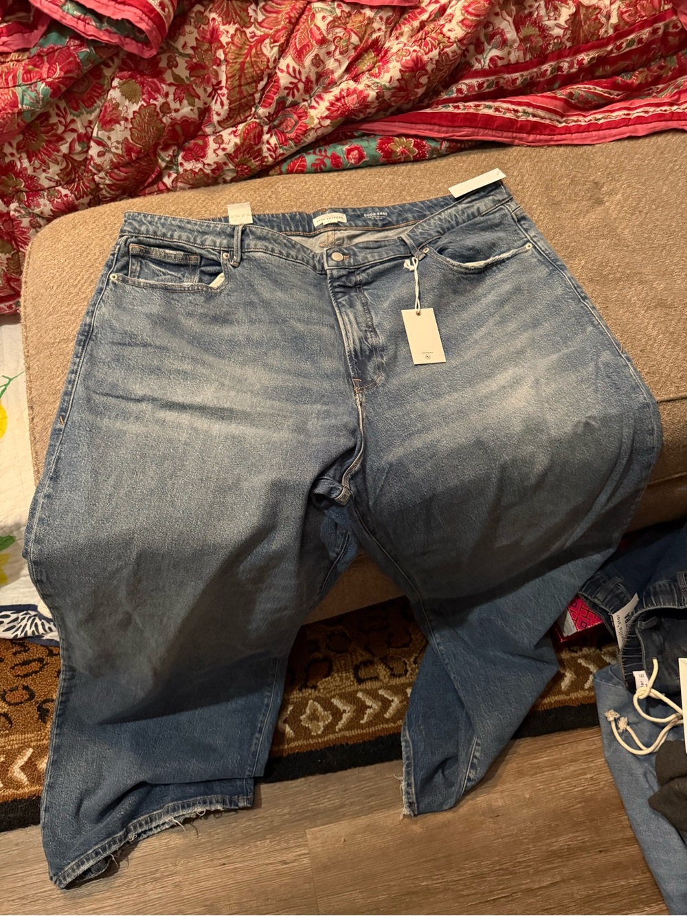Good American Boyfriend Jeans in Light Blue Wash